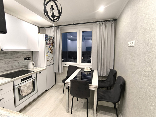 Продам двухкомнатную (2-комн.) квартиру, Колхозная ул, 20, Услонь д