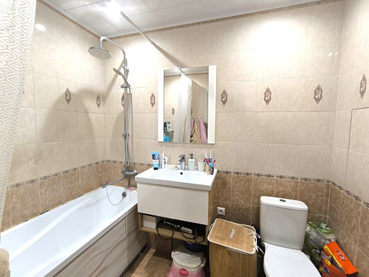 Продам двухкомнатную (2-комн.) квартиру, Колхозная ул, 20, Услонь д