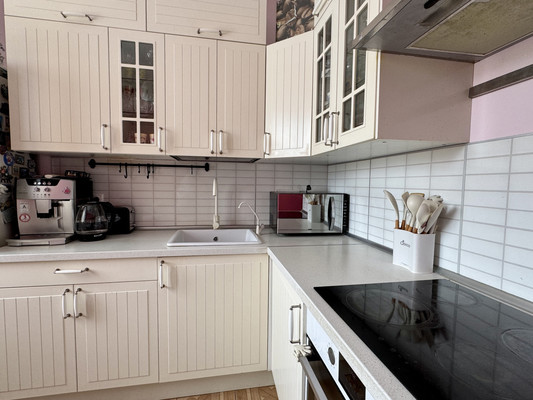Продам трехкомнатную (3-комн.) квартиру, Молодежная ул, 27, Речицы с