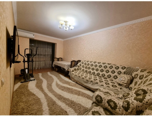 Продам многокомнатную квартиру, Калинина ул, 250Аа, Нальчик г