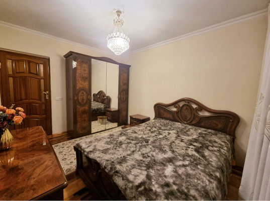 Продам многокомнатную квартиру, Калинина ул, 250Аа, Нальчик г