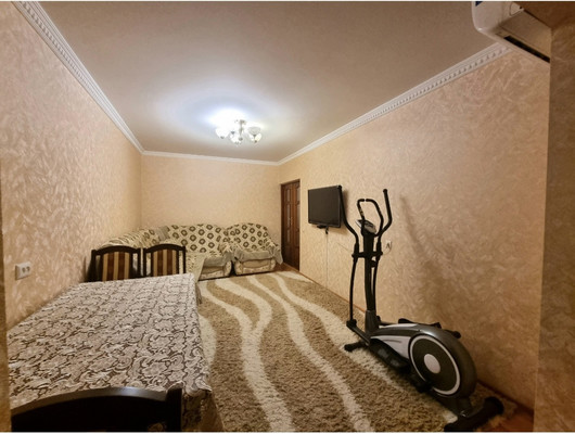 Продам многокомнатную квартиру, Калинина ул, 250Аа, Нальчик г