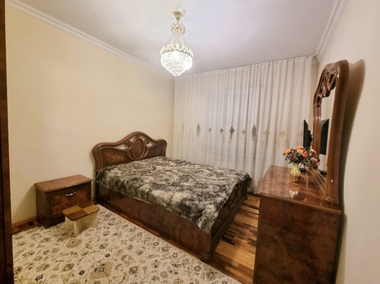 Продам многокомнатную квартиру, Калинина ул, 250Аа, Нальчик г