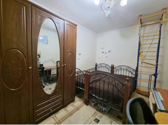 Продам многокомнатную квартиру, Калинина ул, 250Аа, Нальчик г