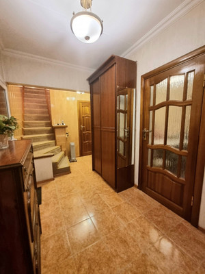 Продам многокомнатную квартиру, Калинина ул, 250Аа, Нальчик г