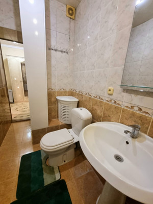 Продам многокомнатную квартиру, Калинина ул, 250Аа, Нальчик г