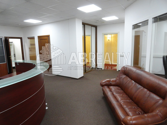 Продам офисное помещение 1 099,6 м2, Ильинка ул, 4, Москва г