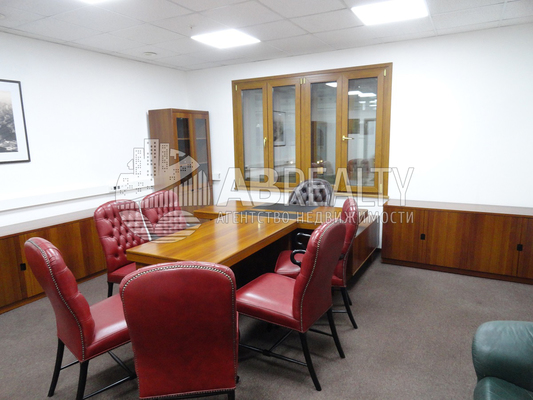Продам офисное помещение 1 099,6 м2, Ильинка ул, 4, Москва г