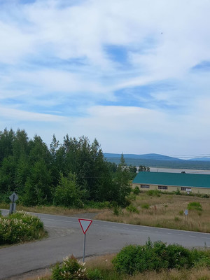 Продам двухкомнатную (2-комн.) квартиру, Железнодорожная ул, 9, Ягодный п