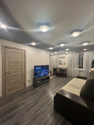 Продам трехкомнатную (3-комн.) квартиру, 1 Конной Армии ул, 88, Симферополь г