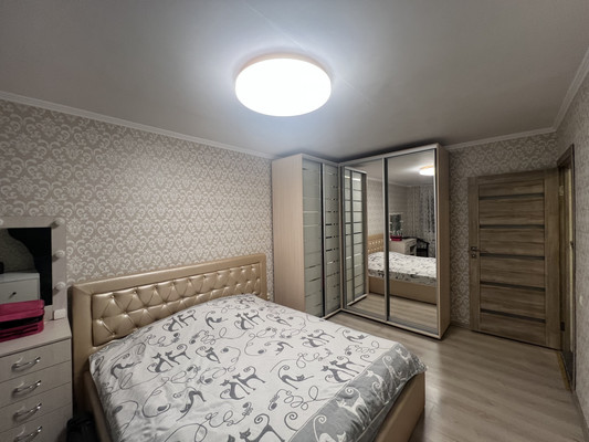 Продам трехкомнатную (3-комн.) квартиру, 1 Конной Армии ул, 88, Симферополь г