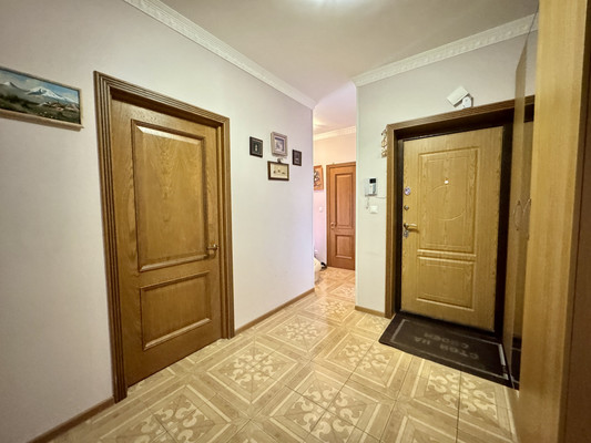 Продам трехкомнатную (3-комн.) квартиру, Молодежная ул, 27, Речицы с