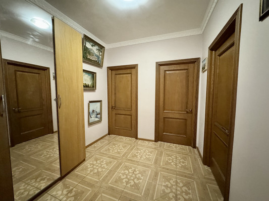 Продам трехкомнатную (3-комн.) квартиру, Молодежная ул, 27, Речицы с