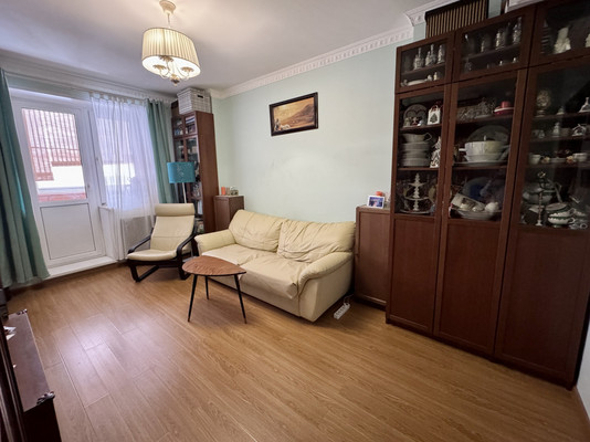 Продам трехкомнатную (3-комн.) квартиру, Молодежная ул, 27, Речицы с