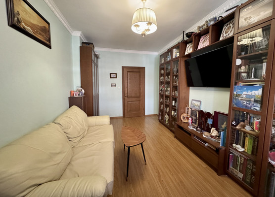 Продам трехкомнатную (3-комн.) квартиру, Молодежная ул, 27, Речицы с