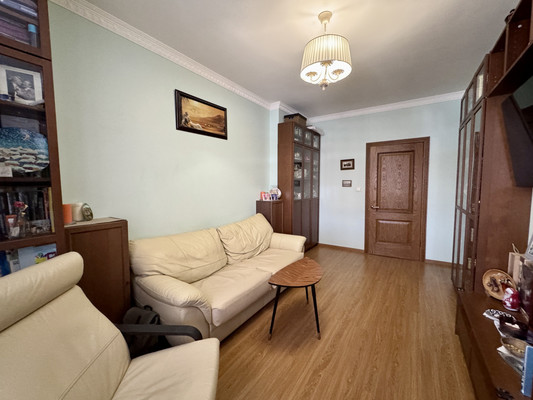 Продам трехкомнатную (3-комн.) квартиру, Молодежная ул, 27, Речицы с