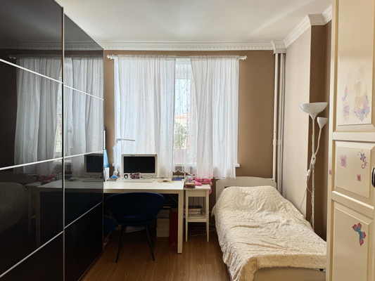 Продам трехкомнатную (3-комн.) квартиру, Молодежная ул, 27, Речицы с