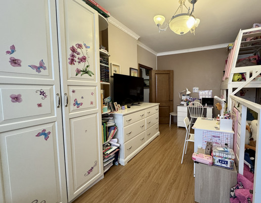 Продам трехкомнатную (3-комн.) квартиру, Молодежная ул, 27, Речицы с