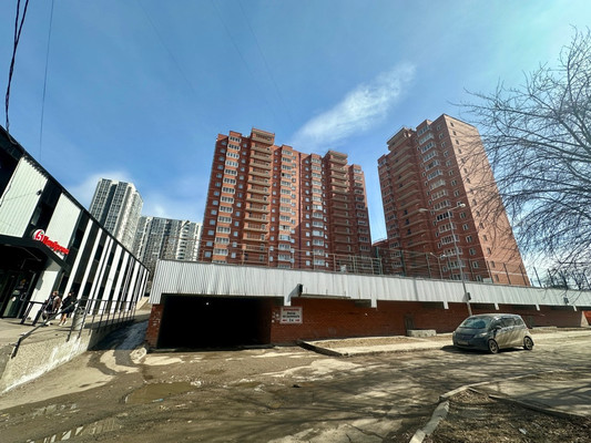 Продам трехкомнатную (3-комн.) квартиру, Киренская ул, 55к1, Иркутск г