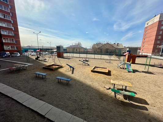 Продам трехкомнатную (3-комн.) квартиру, Киренская ул, 55к1, Иркутск г