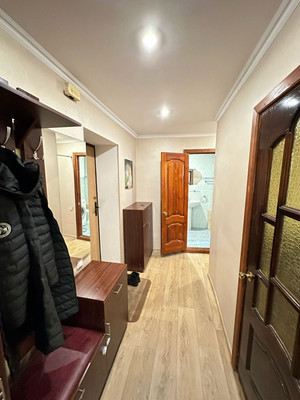 Продам двухкомнатную (2-комн.) квартиру, Амирхана Еники ул, 2/53, Казань г