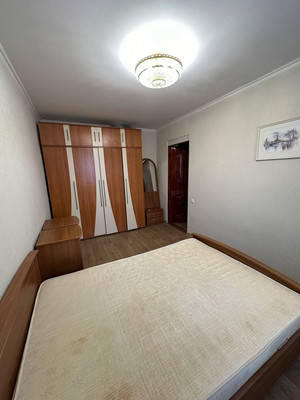 Продам двухкомнатную (2-комн.) квартиру, Амирхана Еники ул, 2/53, Казань г