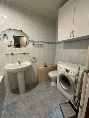 Продам двухкомнатную (2-комн.) квартиру, Амирхана Еники ул, 2/53, Казань г