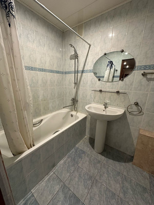 Продам двухкомнатную (2-комн.) квартиру, Амирхана Еники ул, 2/53, Казань г