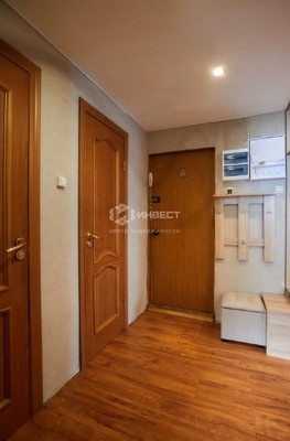 Продам трехкомнатную (3-комн.) квартиру, Кольский пр-кт, 49, Мурманск г
