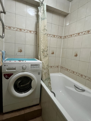 Продам трехкомнатную (3-комн.) квартиру, Путевая ул, 66, Краснодар г