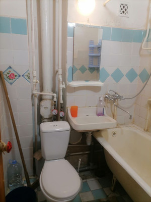Продам двухкомнатную (2-комн.) квартиру, Яблочкова ул, 15, Грэсовский пгт
