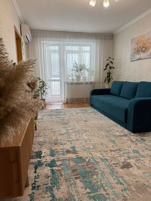 Продам трехкомнатную (3-комн.) квартиру, Строительная ул, 3, Саки г