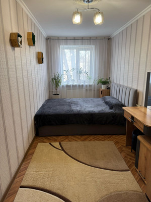 Продам трехкомнатную (3-комн.) квартиру, Строительная ул, 3, Саки г