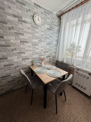 Продам трехкомнатную (3-комн.) квартиру, Строительная ул, 3, Саки г