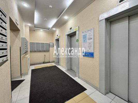 Продам трехкомнатную (3-комн.) квартиру, Гжатская ул, 22к3, Санкт-Петербург г
