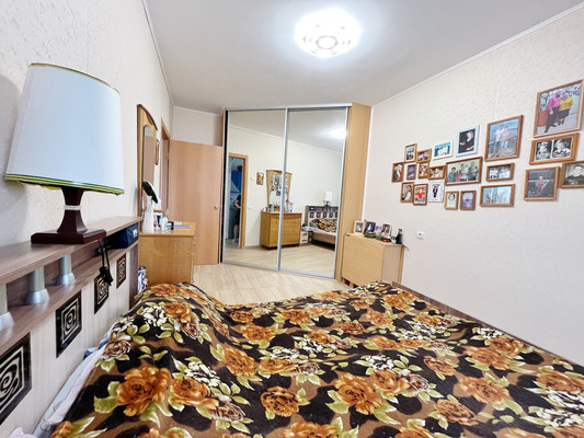 Продам двухкомнатную (2-комн.) квартиру, Борцов Революции ул, 2, Нижний Тагил г