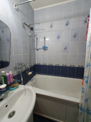 Продам двухкомнатную (2-комн.) квартиру, Строителей пр-кт, 11а, Волгодонск г