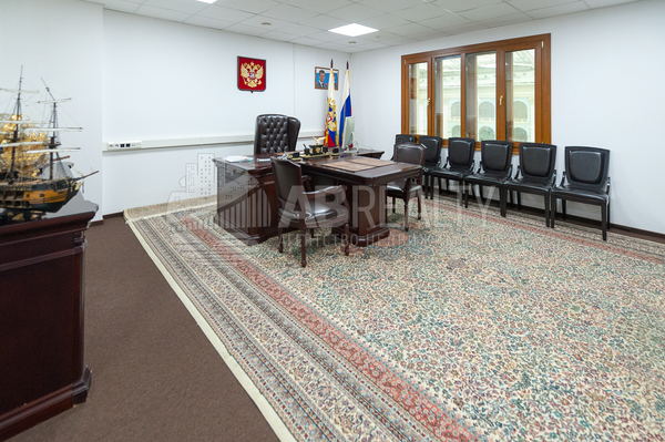 Продам офисное помещение 2 516 м2, Ильинка ул, 4, Москва г