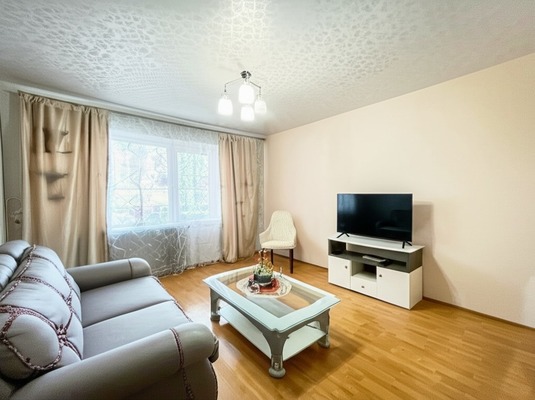 Продам трехкомнатную (3-комн.) квартиру, Березовая ул, 1к1, Рязань г