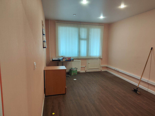 Продам многокомнатную квартиру, Комендантский пр-кт, 31к5, Санкт-Петербург г