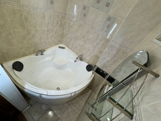 Продам трехкомнатную (3-комн.) квартиру, Культурная ул, 19, Комсомольск-на-Амуре г