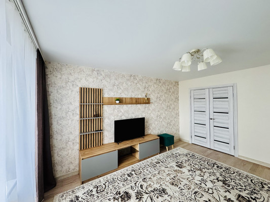 Продам трехкомнатную (3-комн.) квартиру, Веселая ул, 1, Пермь г