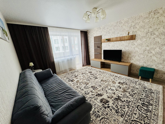 Продам трехкомнатную (3-комн.) квартиру, Веселая ул, 1, Пермь г