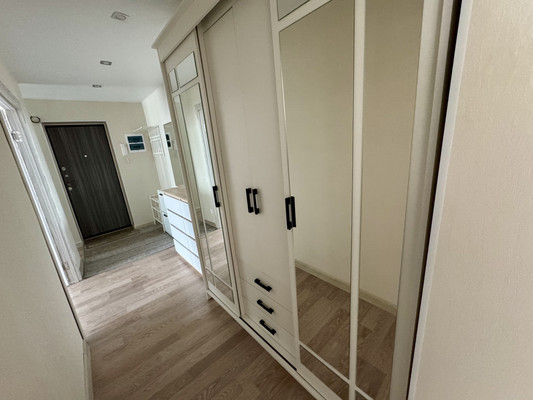 Продам трехкомнатную (3-комн.) квартиру, Веселая ул, 1, Пермь г
