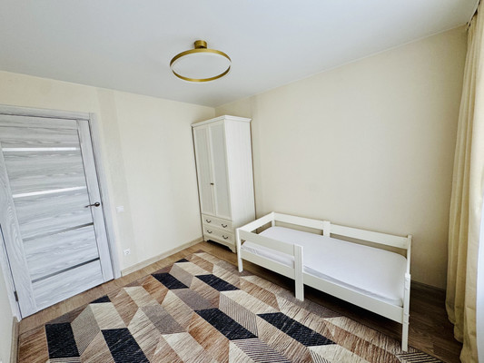 Продам трехкомнатную (3-комн.) квартиру, Веселая ул, 1, Пермь г