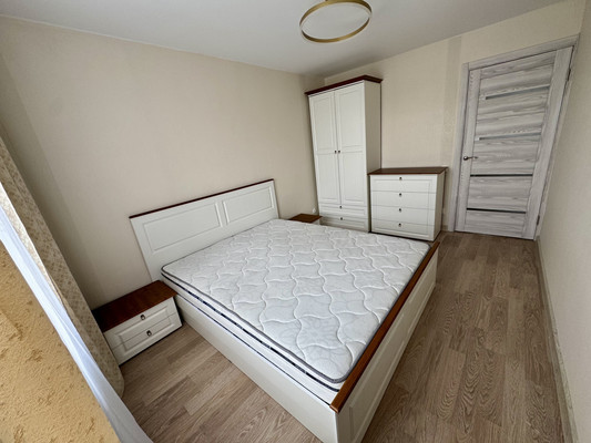 Продам трехкомнатную (3-комн.) квартиру, Веселая ул, 1, Пермь г
