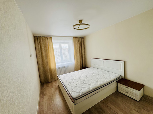 Продам трехкомнатную (3-комн.) квартиру, Веселая ул, 1, Пермь г