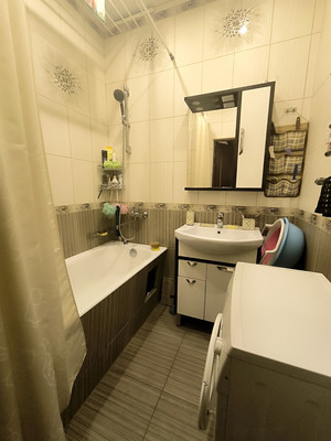 Продам трехкомнатную (3-комн.) квартиру, Ярославское ш, 107к2, Москва г