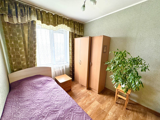 Продам многокомнатную квартиру, Федюнинского проезд, 18, Брянск г