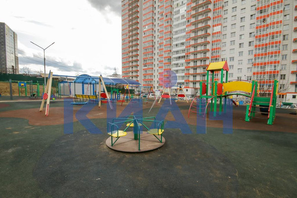 Продам двухкомнатную (2-комн.) квартиру, Лесопарковая ул, 21, Красноярск г